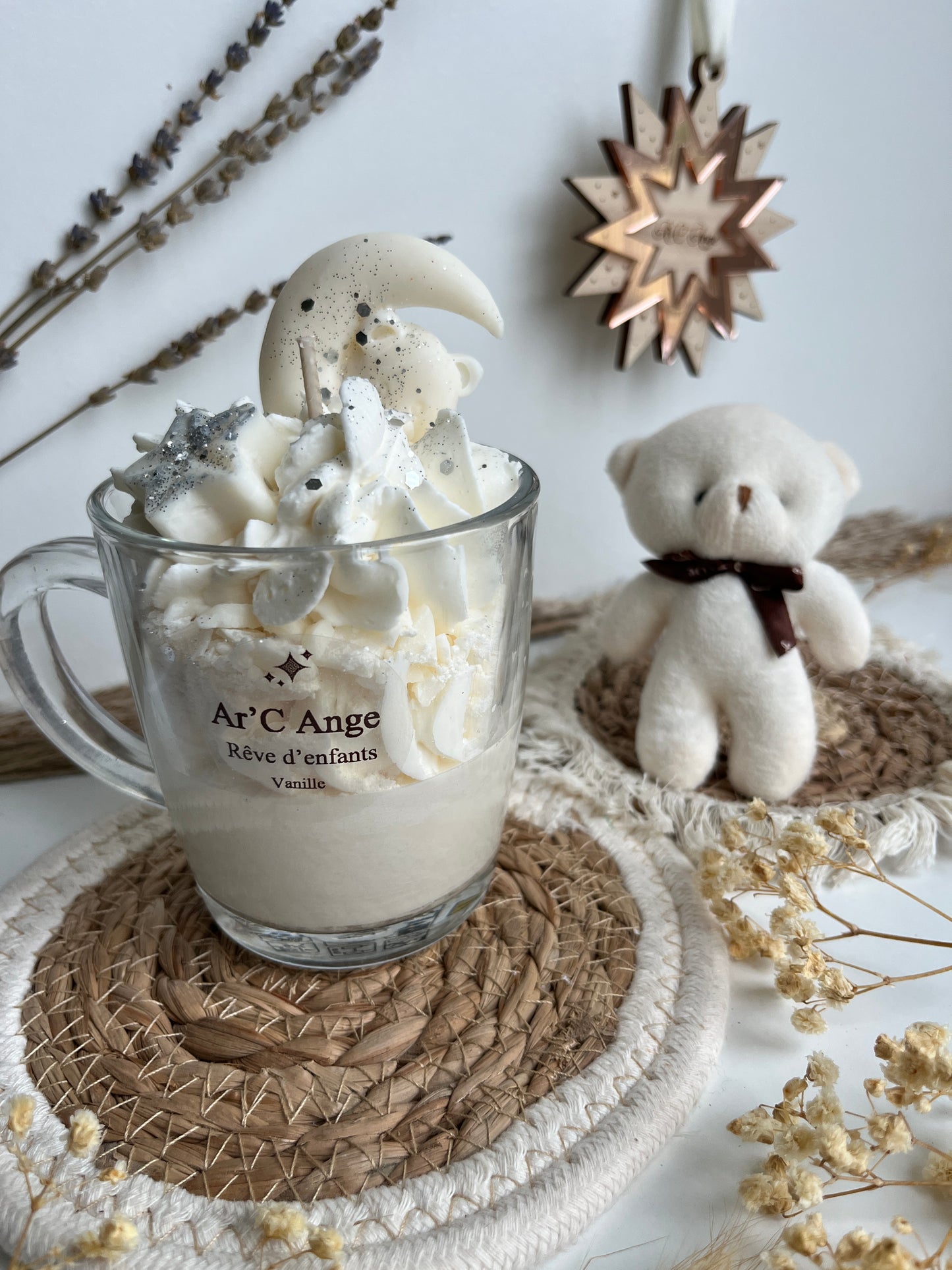 Bougie gourmande Rêve d'enfant Blanc ℬ𝒶𝓇𝒷ℯ 𝒶̀ 𝓅𝒶𝓅𝒶 ou 𝒱𝒶𝓃𝒾𝓁𝓁ℯ