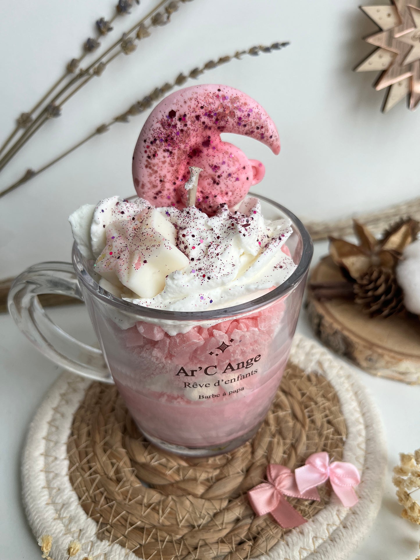 Bougie gourmande Rêve d'enfant Rose ℬ𝒶𝓇𝒷ℯ 𝒶̀ 𝓅𝒶𝓅𝒶 ou 𝒱𝒶𝓃𝒾𝓁𝓁ℯ